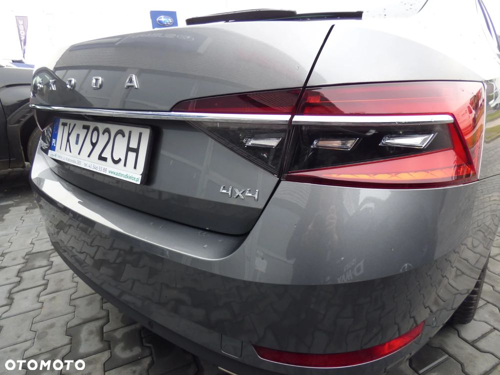 Skoda Superb 2.0 TSI 4x4 L&K DSG - 10