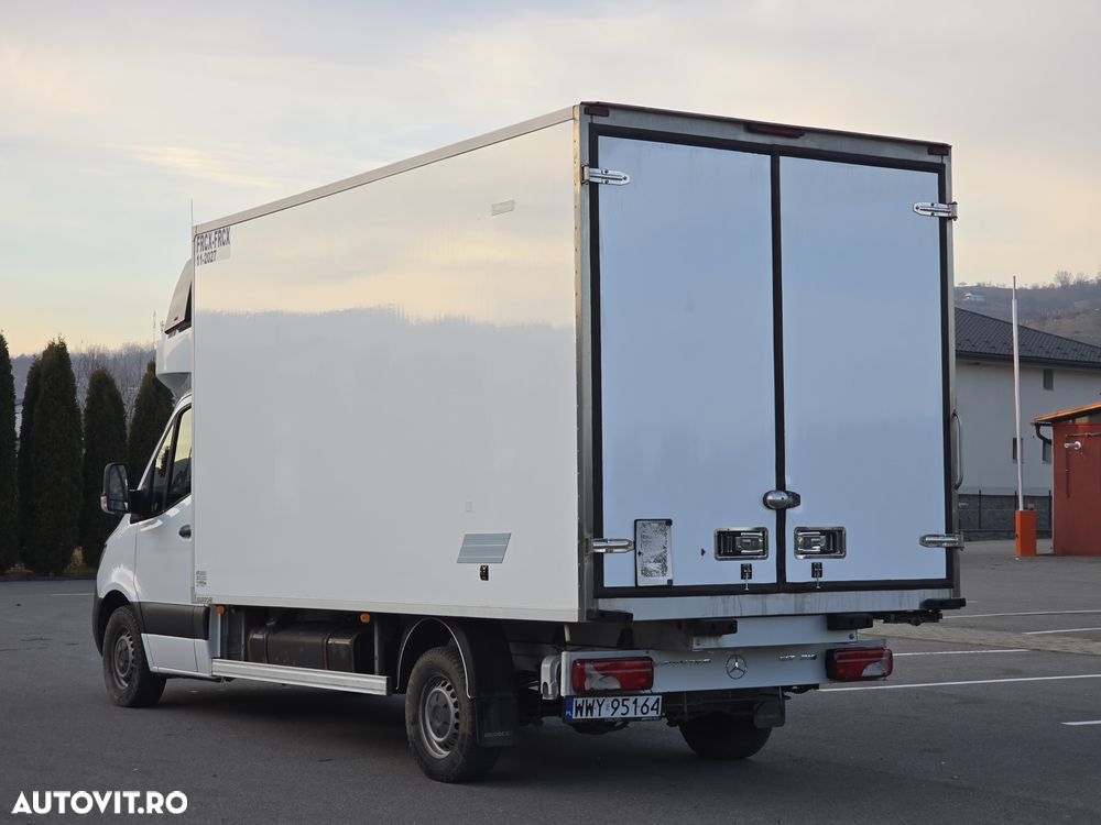 Mercedes-Benz Sprinter - 4