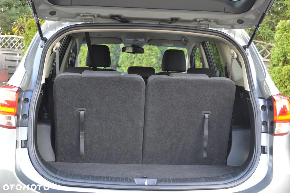 Kia Carens 1.7 CRDi Business Line 7os 7DCT - 25