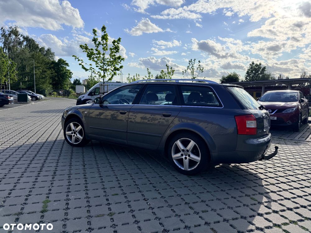 Audi A4 Avant - 4