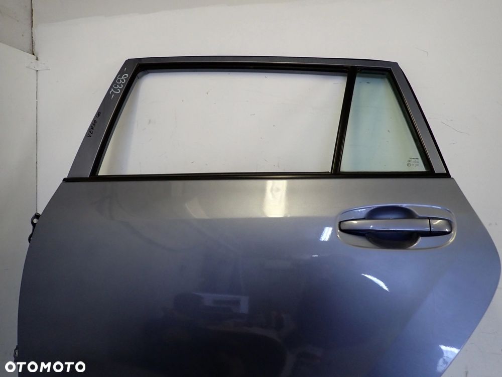TOYOTA VERSO 09-13 DRZWI TYLNE LEWE 8T4 - 10