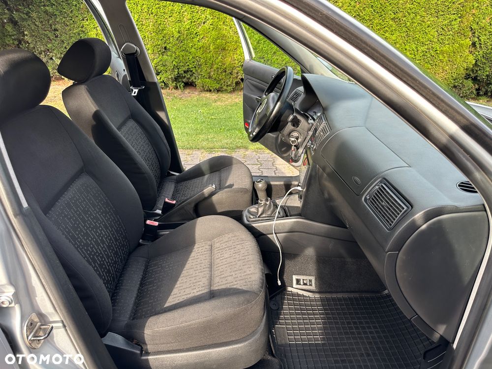 Volkswagen Golf 1.9 SDI Comfortline - 27