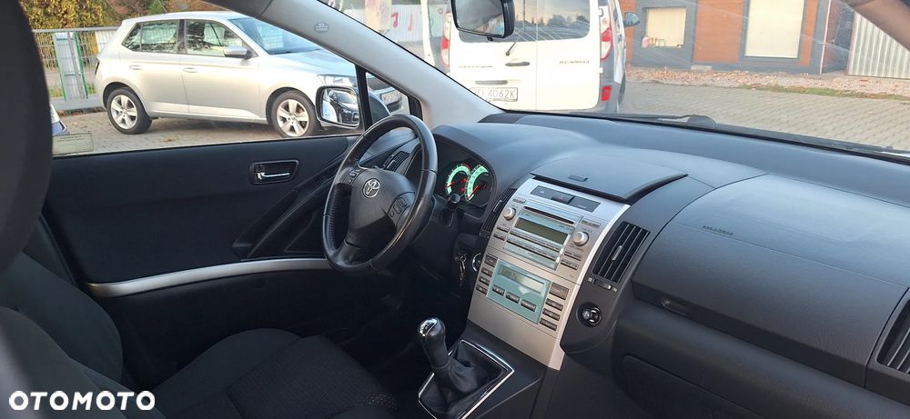 Toyota Corolla Verso - 13