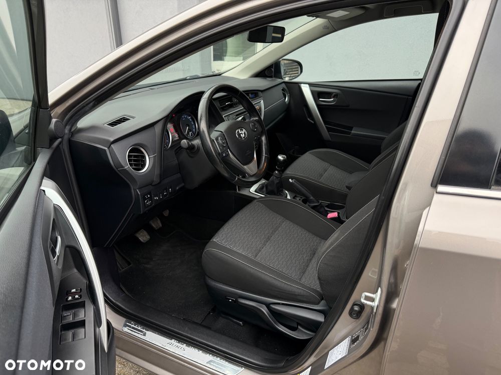 Toyota Auris 2.0 D-4D Prestige - 6