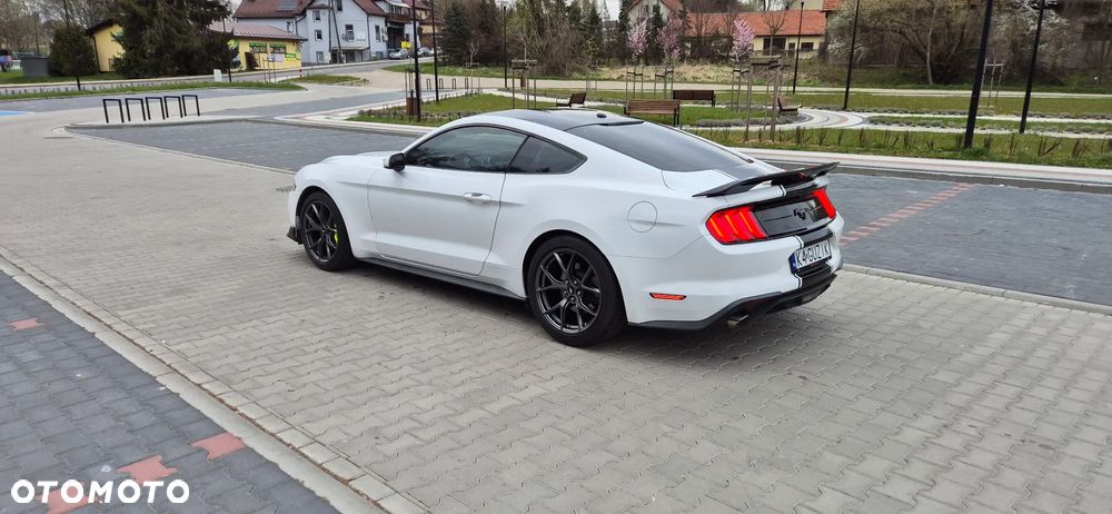 Ford Mustang - 3