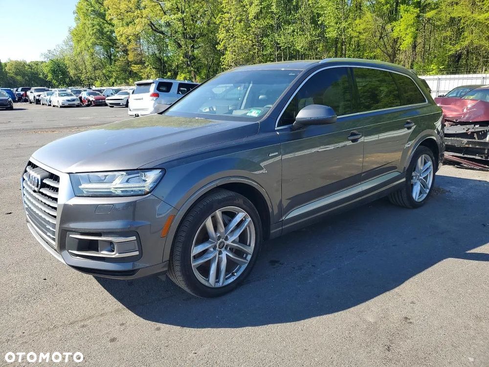 Audi Q7 - 1