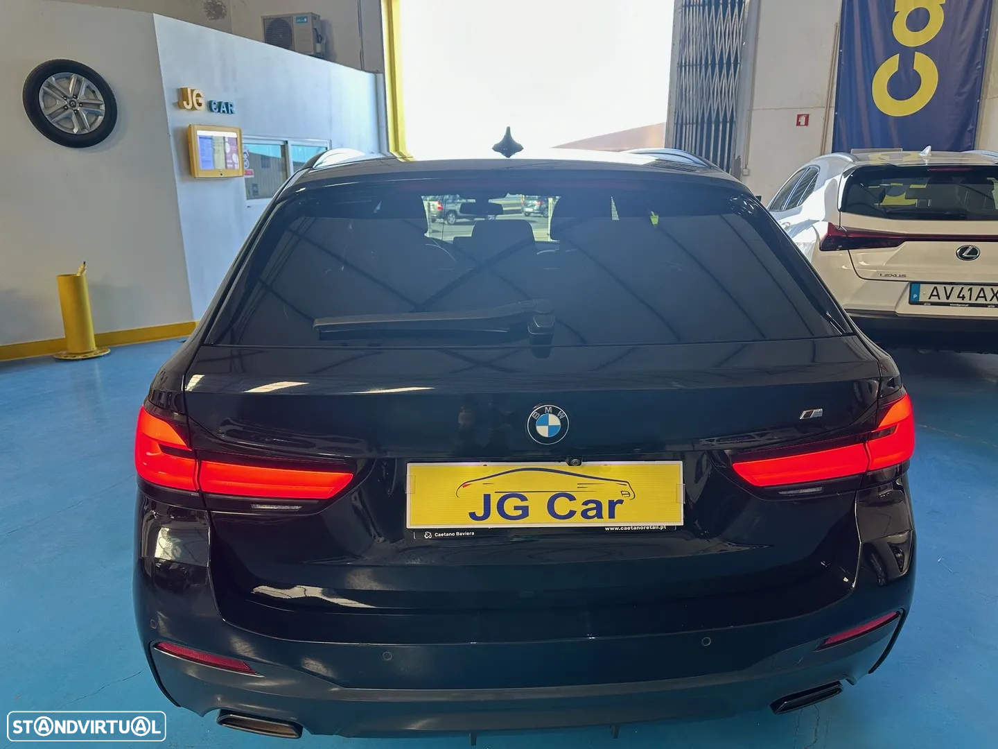 BMW 530 e Pack Desportivo M - 8