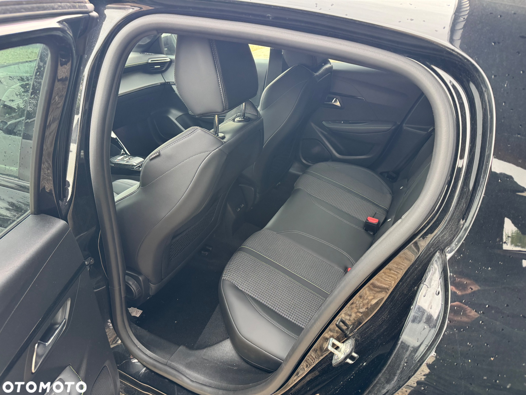 Peugeot 208 PureTech 100 EAT8 GT - 13