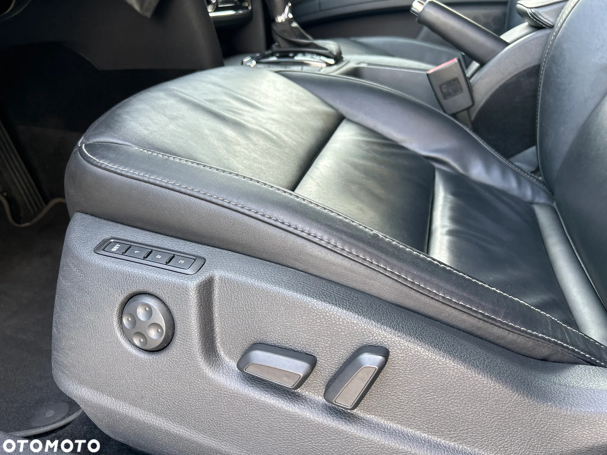 Skoda Superb 2.0 TDI DSG Ambition - 22