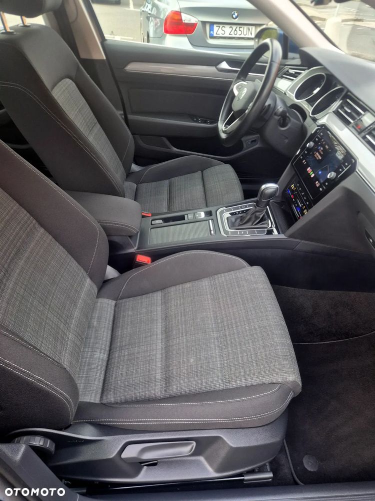 Volkswagen Passat Variant 2.0 TDI EVO Business DSG - 16