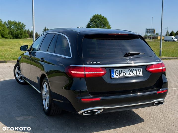 Mercedes-Benz Klasa E 220 d 9G-TRONIC Exclusive - 3
