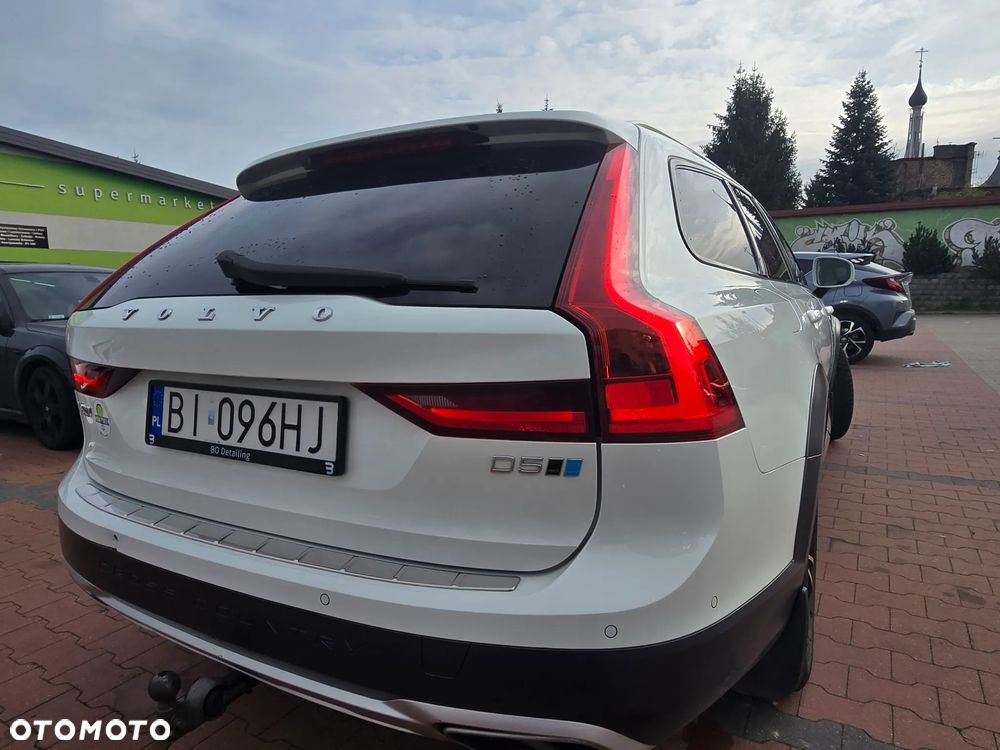 Volvo V90 Cross Country - 26