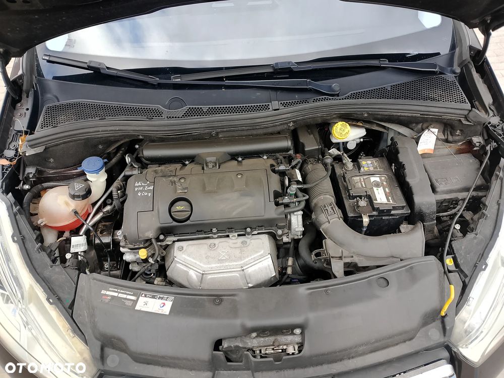 Peugeot 208 - 23