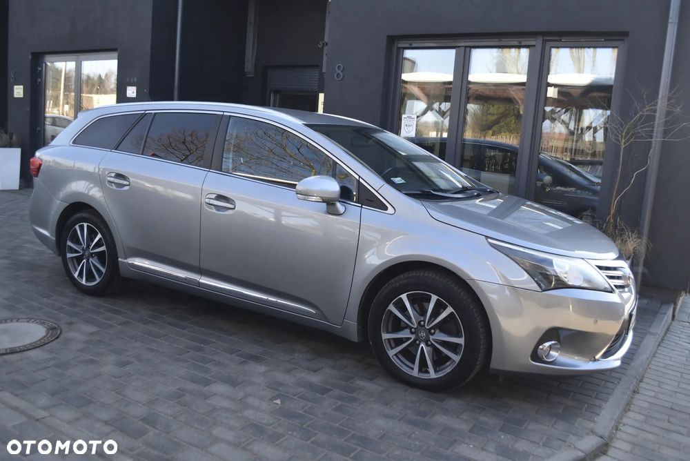 Toyota Avensis 2.2 D-4D Premium - 21