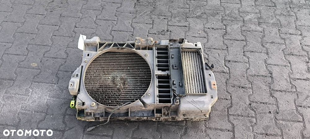 PAS PRZEDNI CHŁODNICE PEUGEOT 407 - 1