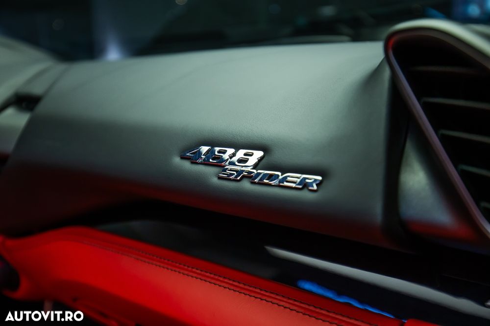 Ferrari 488 Spider - 18