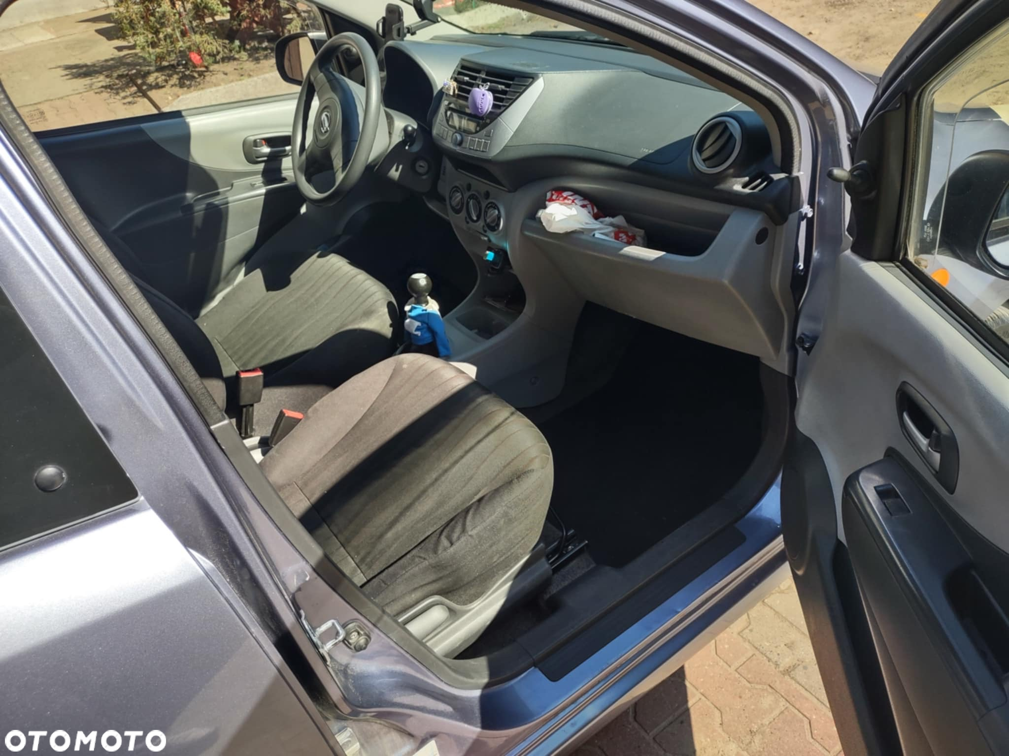 Nissan Pixo 1.0 Visia - 6