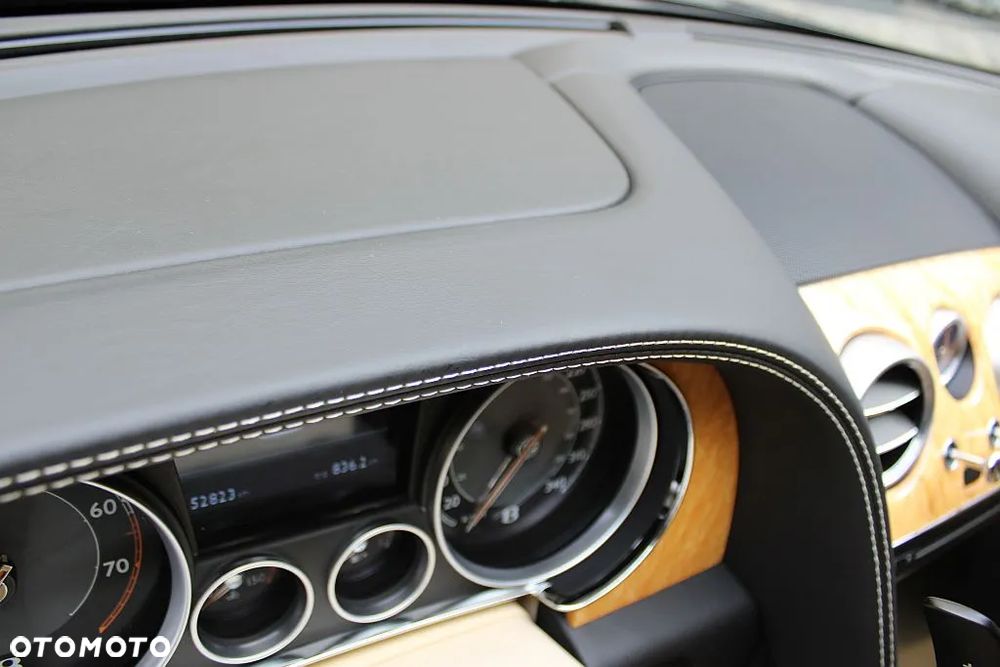 Bentley Flying Spur W12 - 18