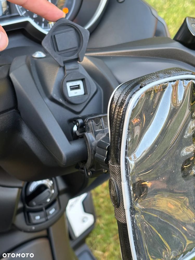 Yamaha X-max - 10