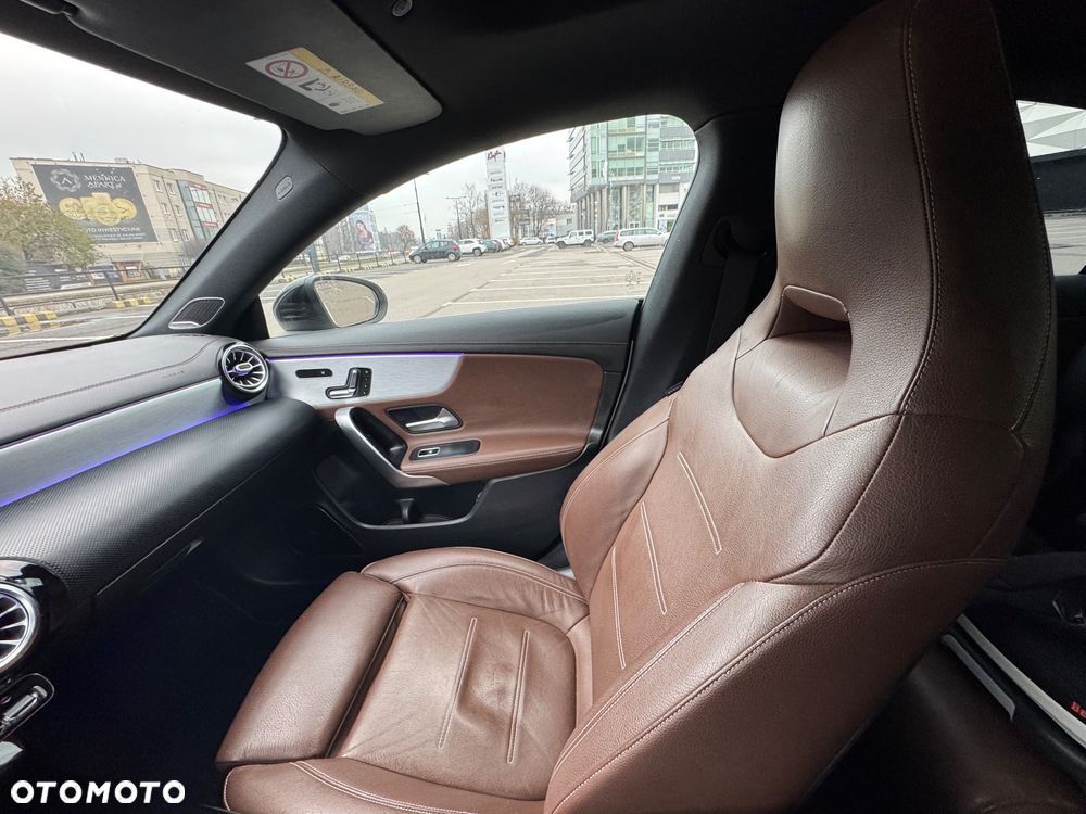 Mercedes-Benz CLA 180 d AMG Line 7G-DCT - 14