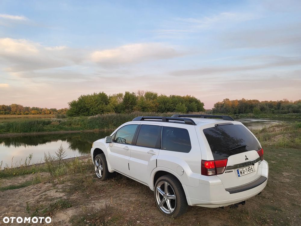 Mitsubishi Pajero - 9