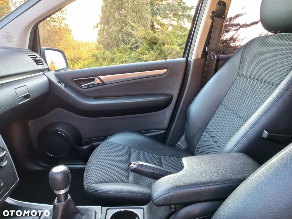 Mercedes-Benz Klasa B 180 BlueEFFICIENCY EU5 - 18