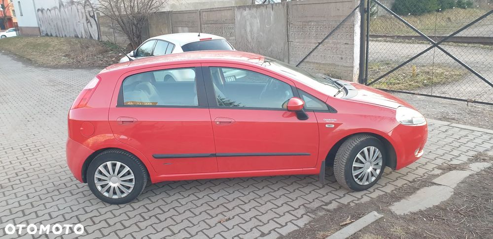Fiat Grande Punto Actual 1.4 8V Estiva Blue&Me - 2