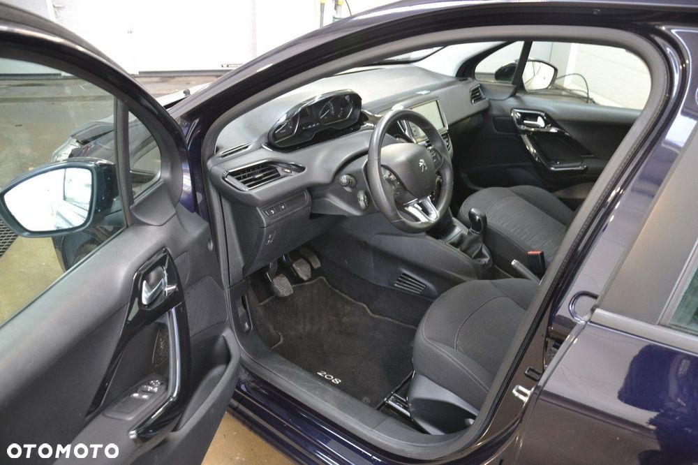 Peugeot 208 - 20