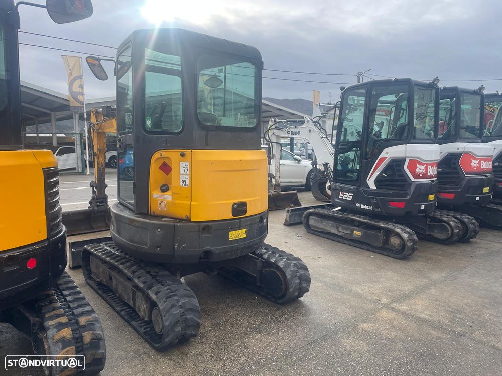 Bobcat E26 2.6T - Mini-Giratória - 6