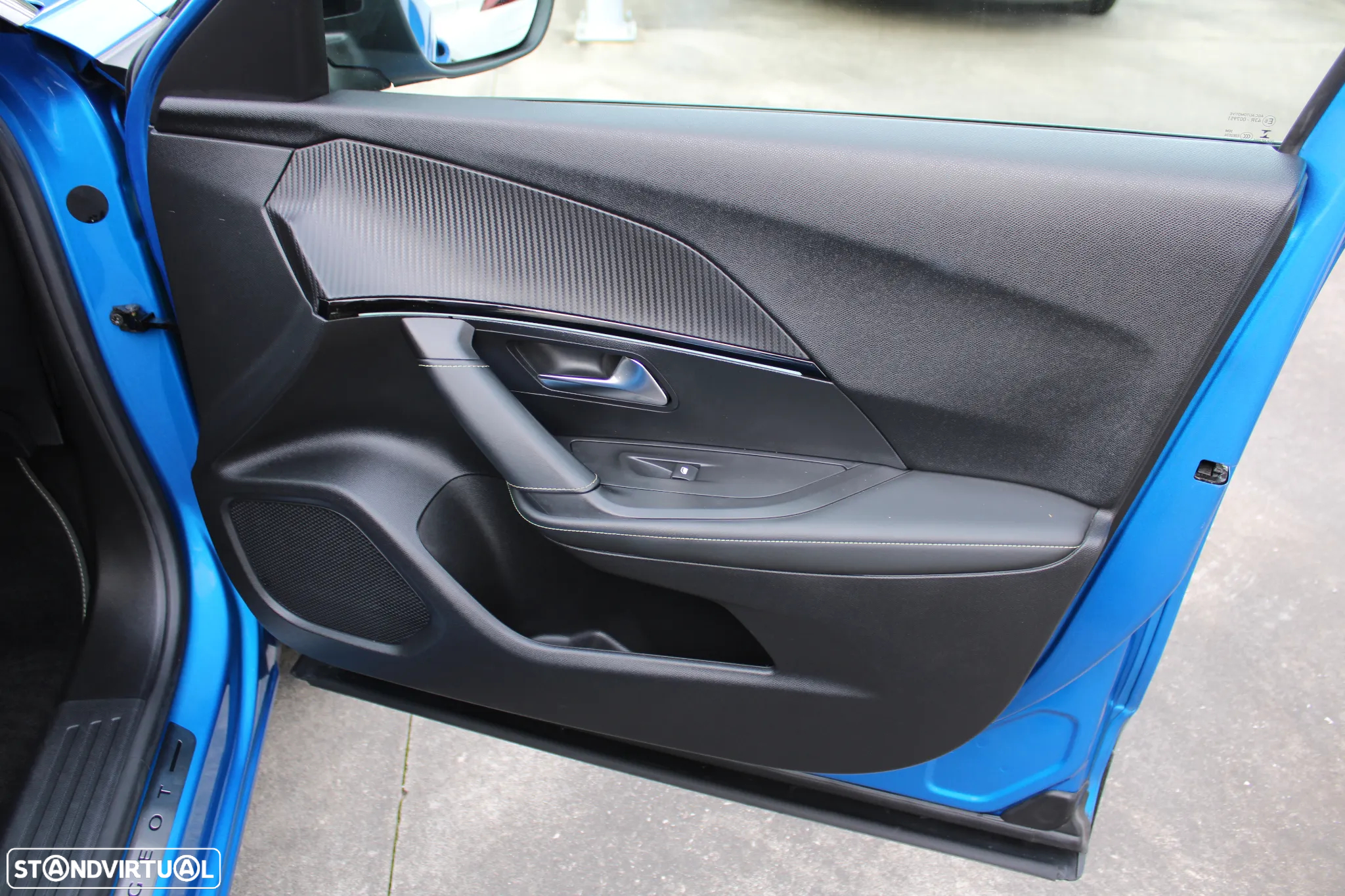 Peugeot 2008 1.5 BlueHDi GT Pack EAT8 - 52