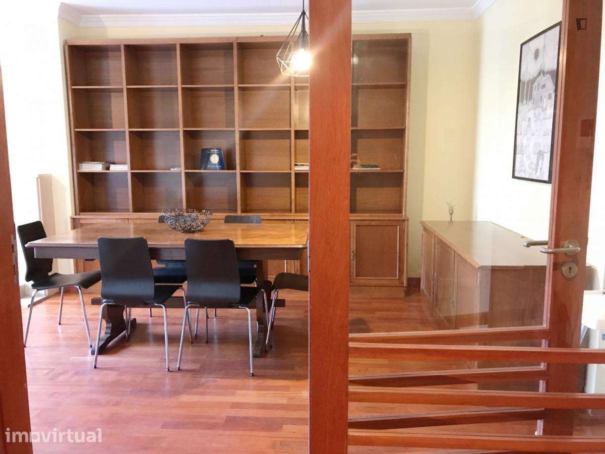Apartamento com 3 quartos - localizado em Cedofeita Porto - Grande imagem: 2/14