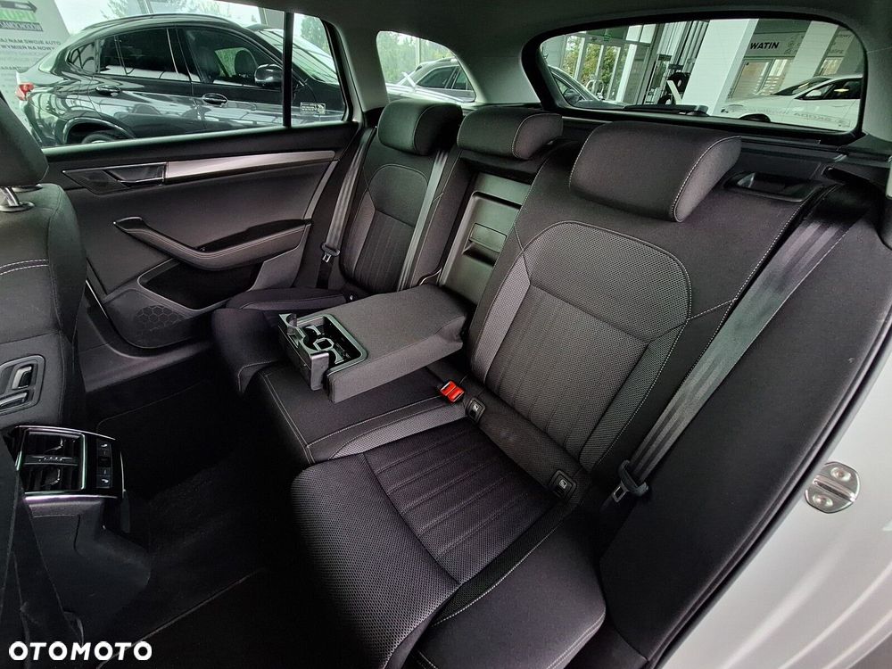 Skoda Superb 2.0 TDI SCR Style DSG - 20