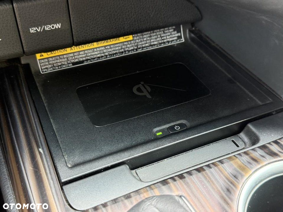 Toyota Camry - 24