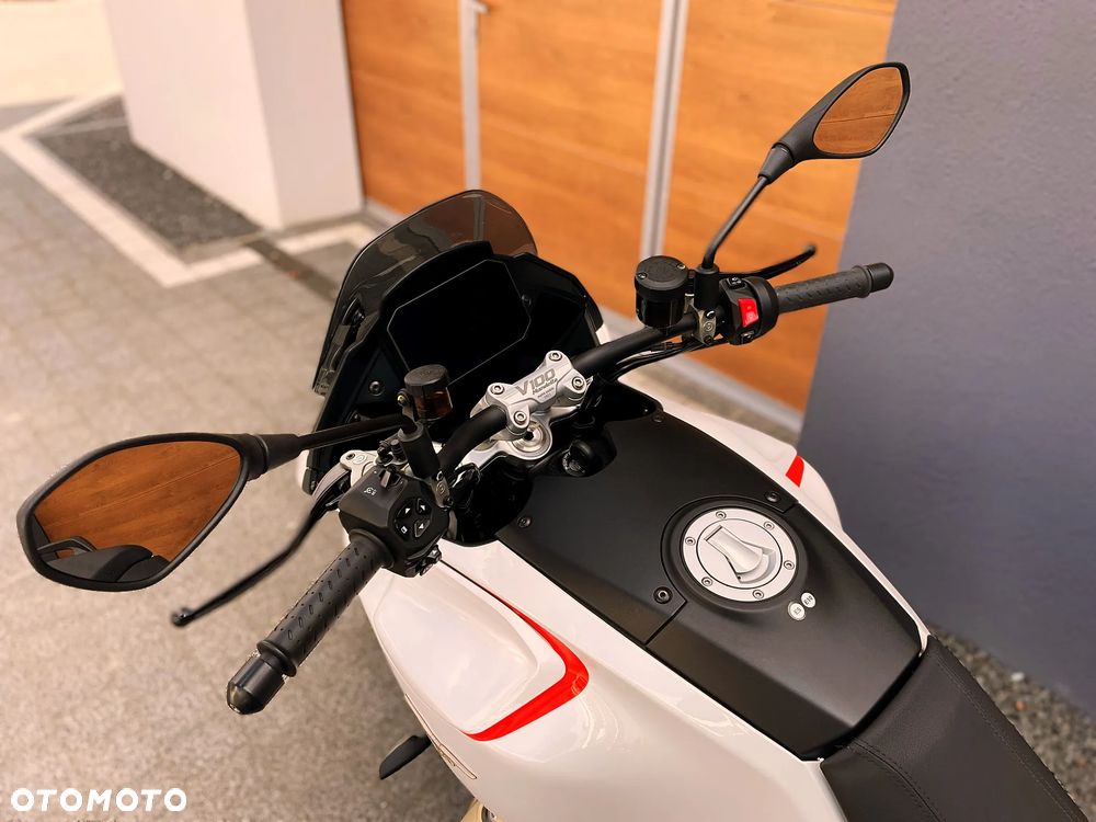 Moto Guzzi V100 Mandello - 7