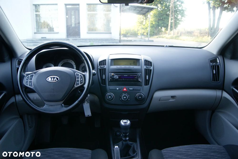 Kia Ceed 1.4 CVVT Attract - 30