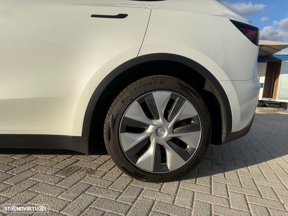 Tesla Model Y Long Range Dual Motor AWD - 10