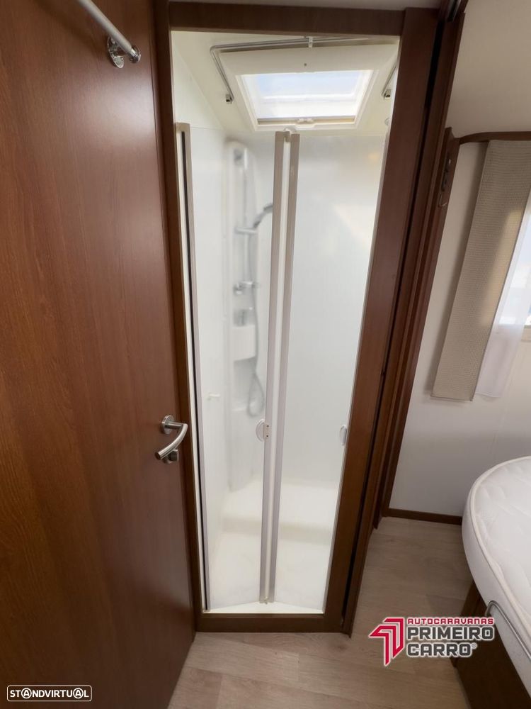 Rapido Serie 6F 696 FF Premium c.central e basculante - 35