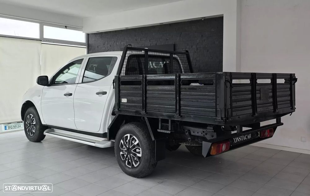 Mitsubishi L200 2.4 DI-D CD Invite 4WD - 9