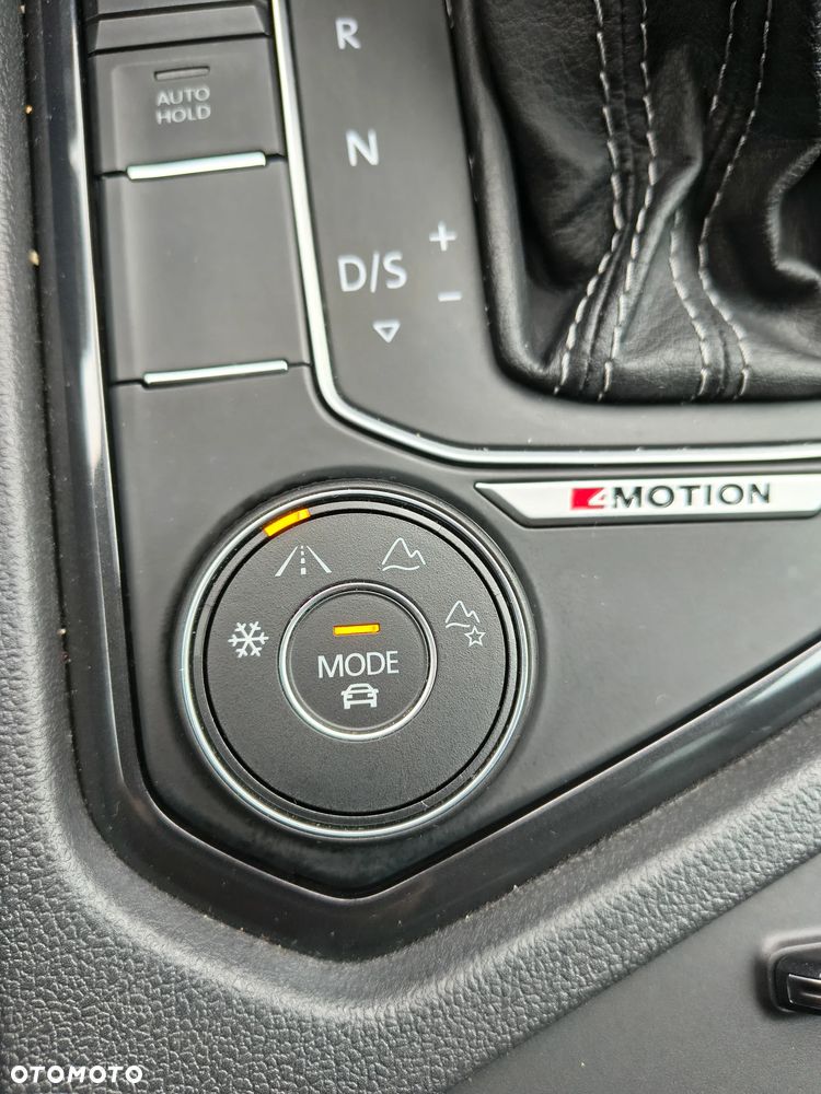 Volkswagen Tiguan 2.0 TDI SCR 4MOTION DSG Highline - 32