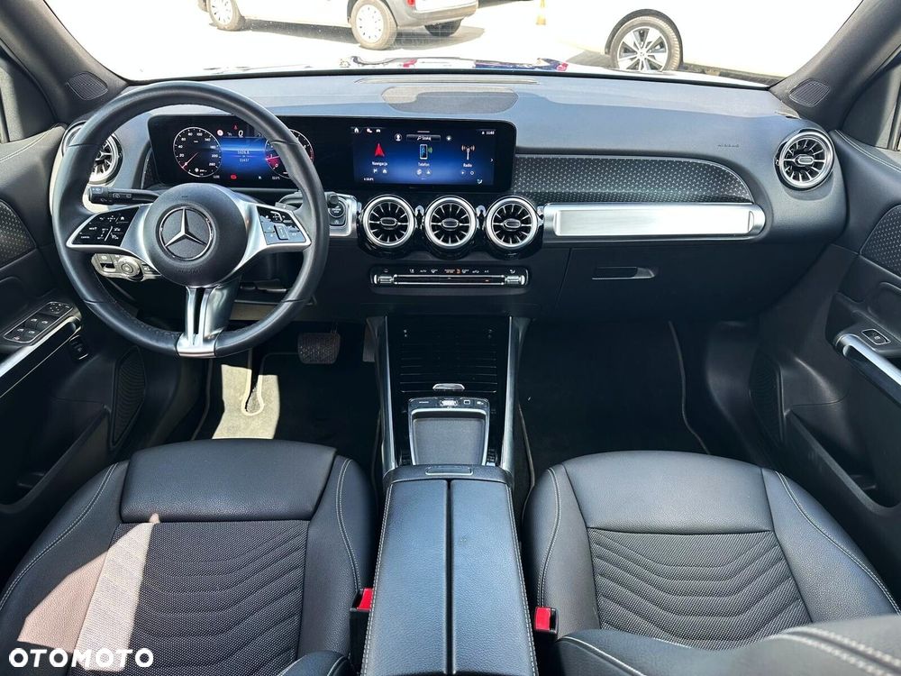 Mercedes-Benz GLB - 8