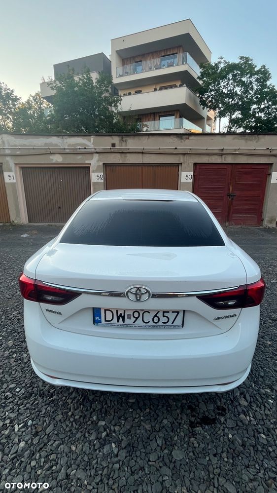 Toyota Avensis - 5