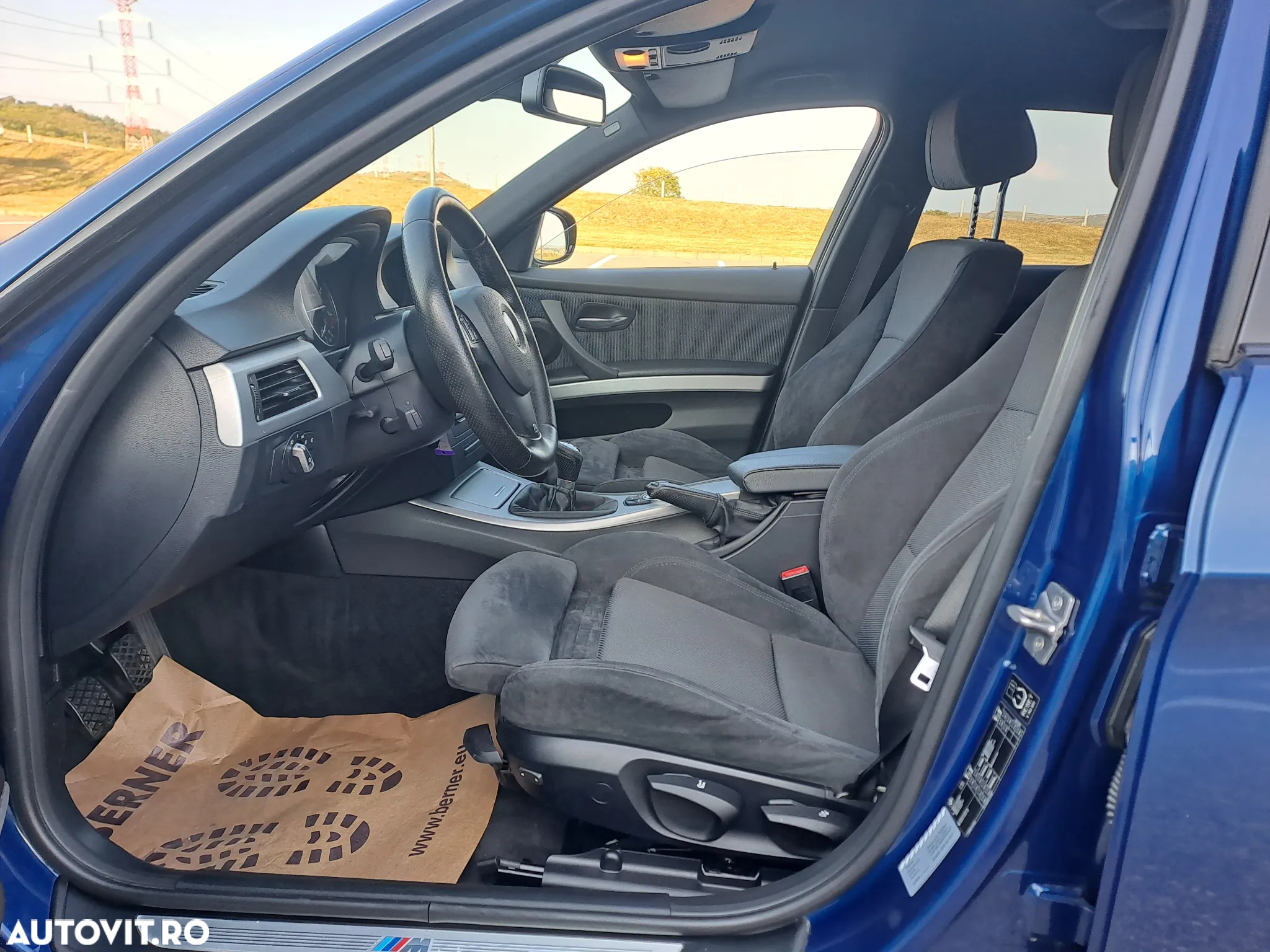 BMW Seria 3 318d - 22