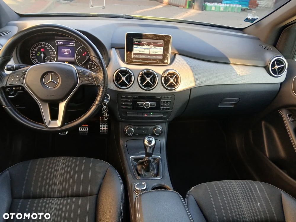 Mercedes-Benz Klasa B 180 d Edition - 14