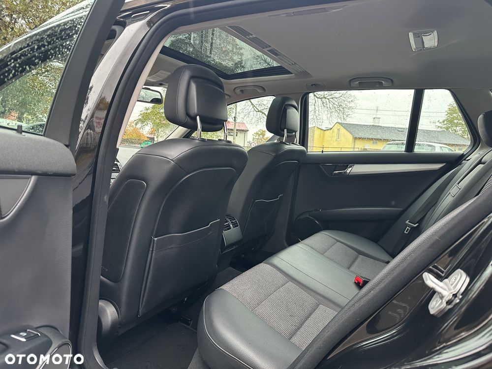 Mercedes-Benz Klasa C 180 T BlueEFFICIENCY 7G-TRONIC Avantgarde - 26