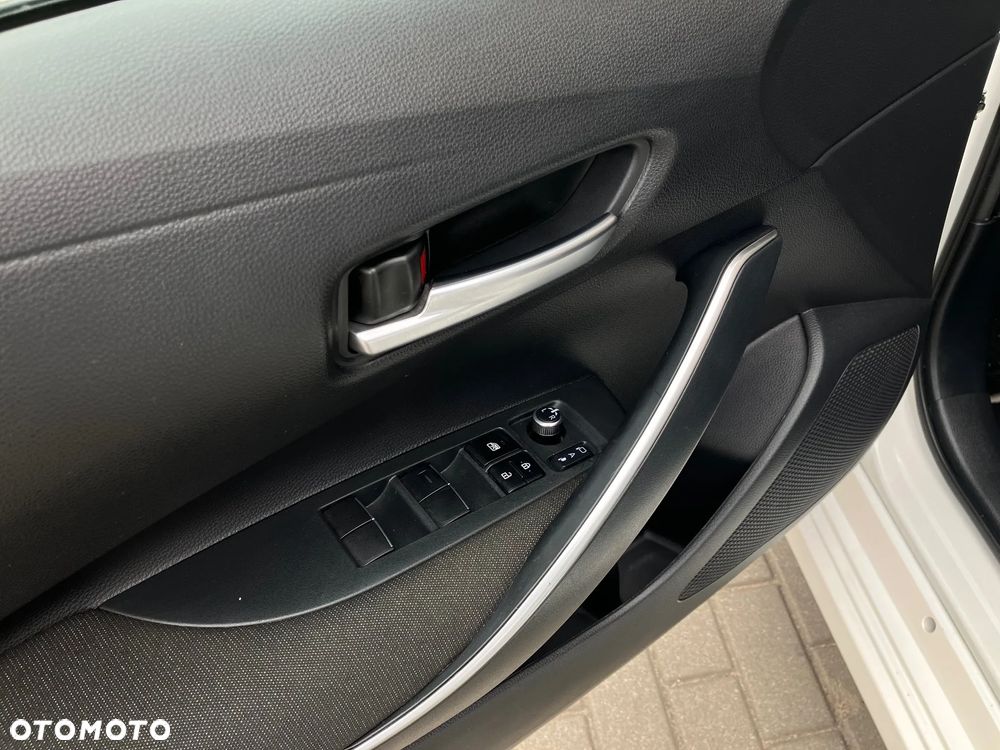Toyota Corolla 1.8 Hybrid Comfort - 29
