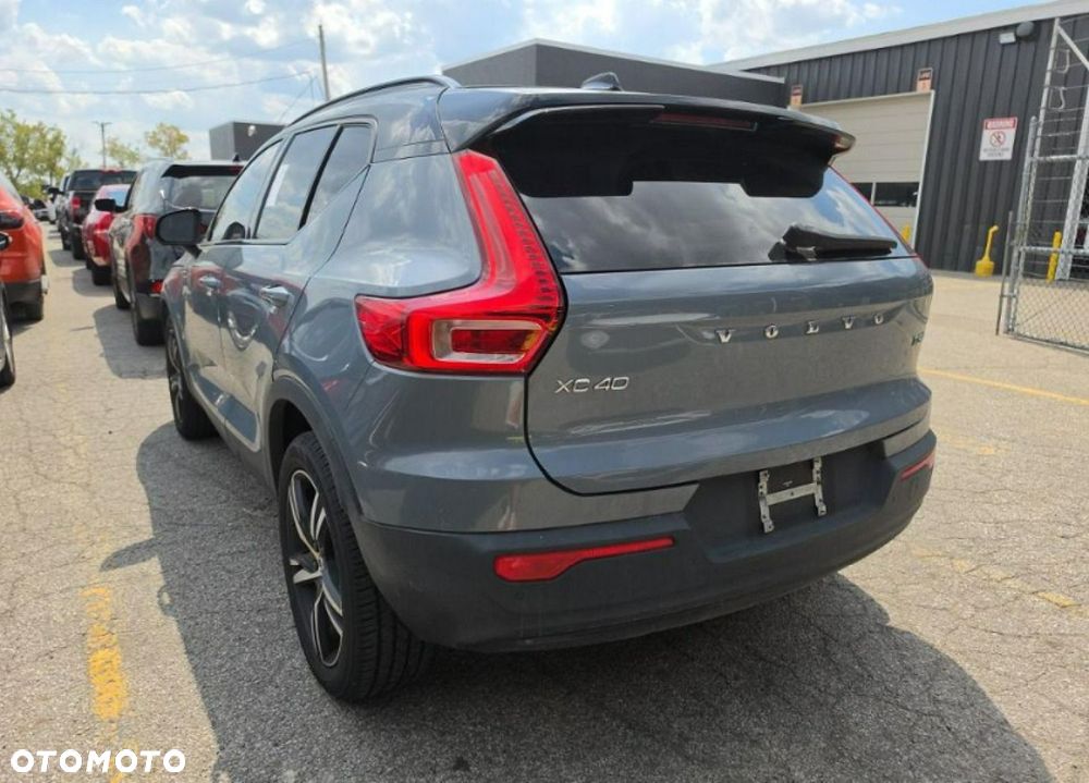 Volvo XC 40 T5 AWD R-Design - 5