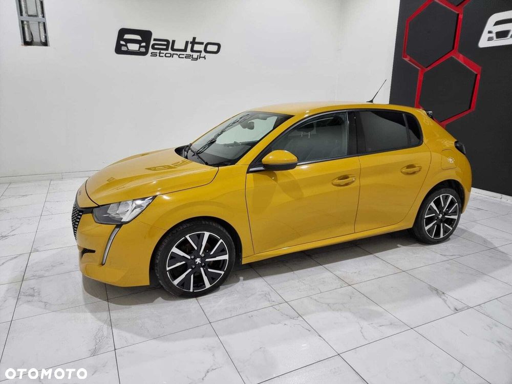 Peugeot 208 - 8