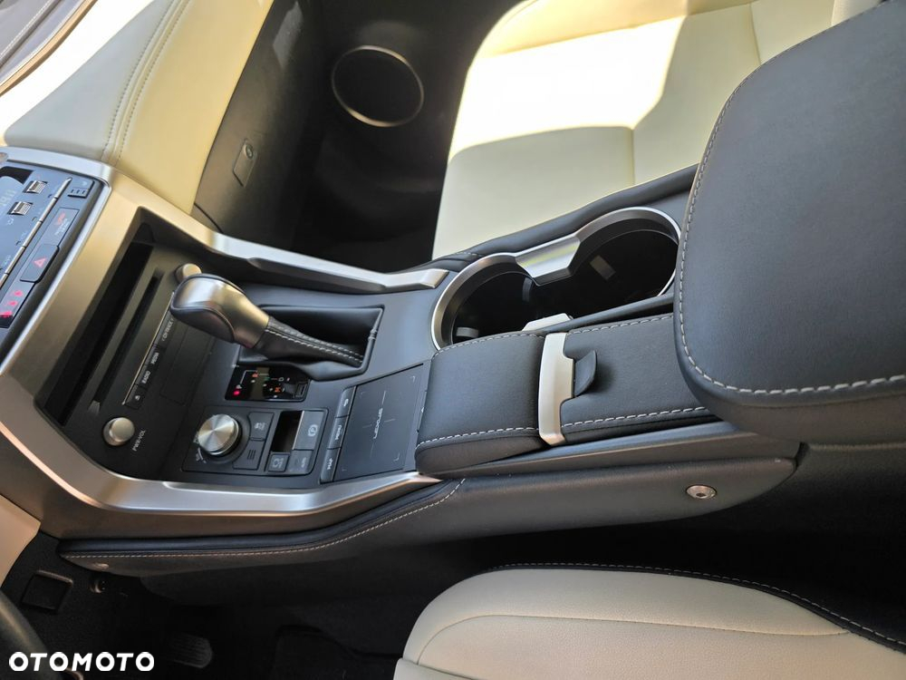 Lexus NX 300 F Impression AWD - 19