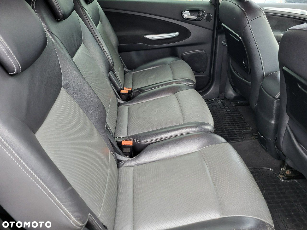 Ford S-Max - 22