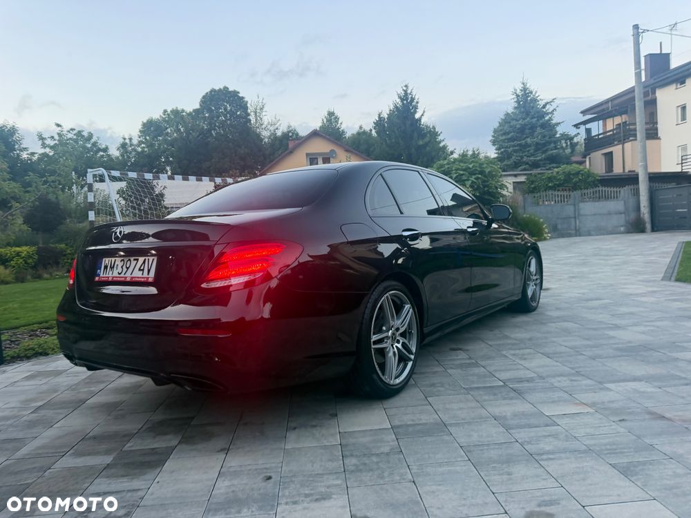 Mercedes-Benz Klasa E 300 9G-TRONIC - 32